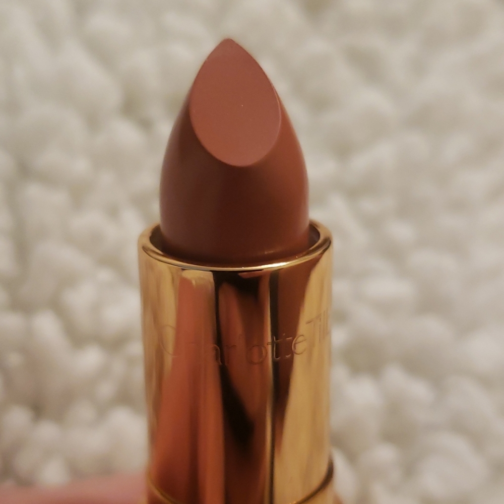 Charlotte Tisbury Kissing lipstick